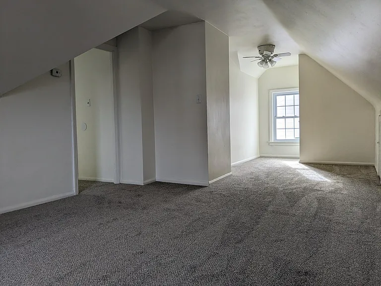 3701 Ingleside Rd #UPSTAIRS — Photo 15