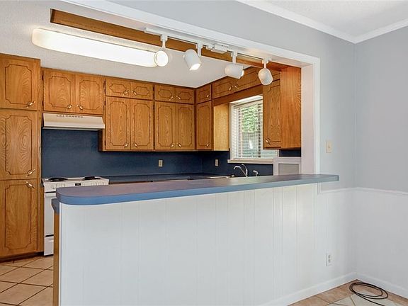 5th image of 2316 Pinecrest Dr