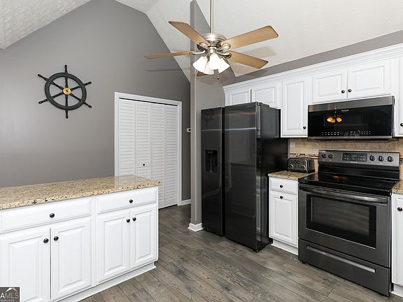 4th image of 504 Rue Chalet