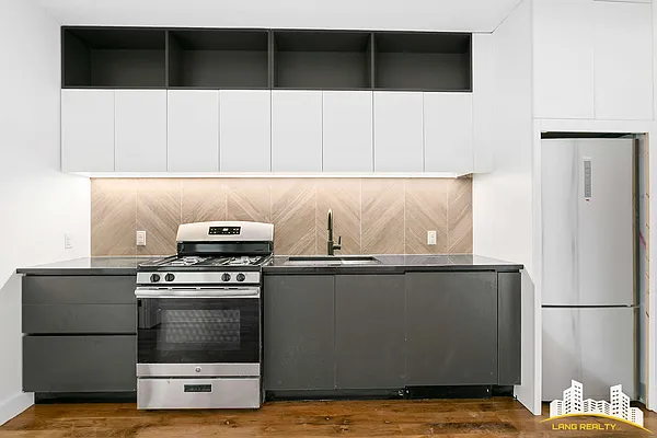 Rented by Lang Realty LLC | media 16