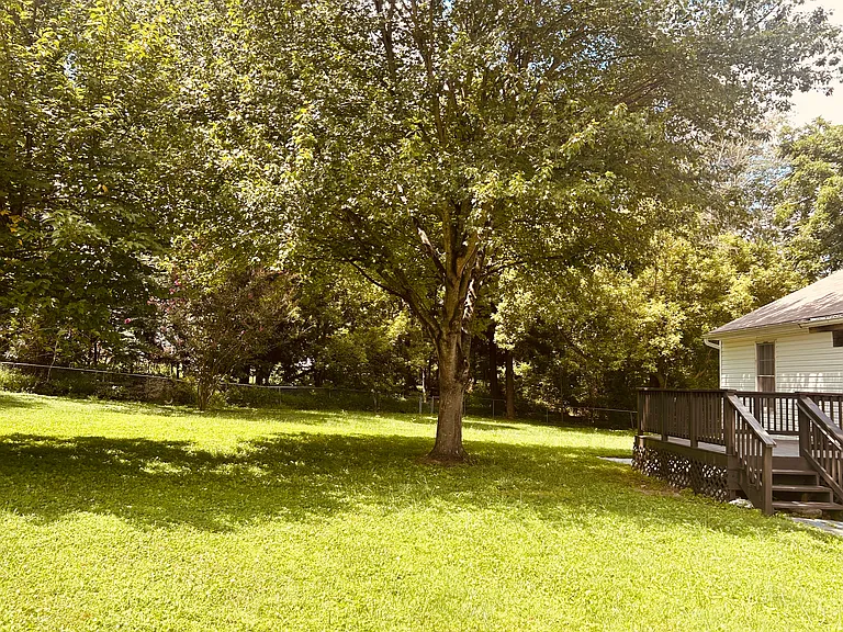 9549 Fingerboard Rd — Photo 23
