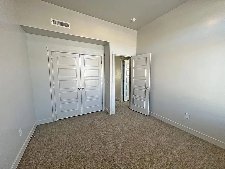 4104 E Phobos Ln — Photo 30