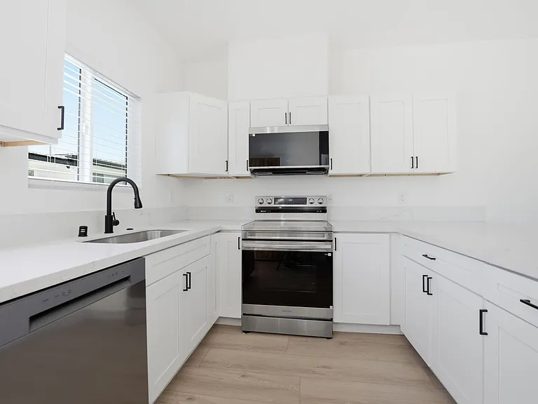 6914 Eberhart St — Photo 4