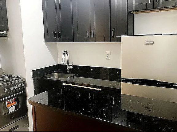 2nd image of 48 W 82nd St APT 3