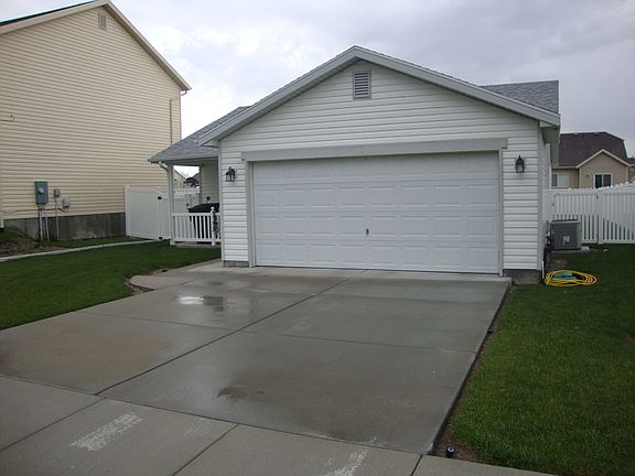 2nd image of 5509 N Brienne Way