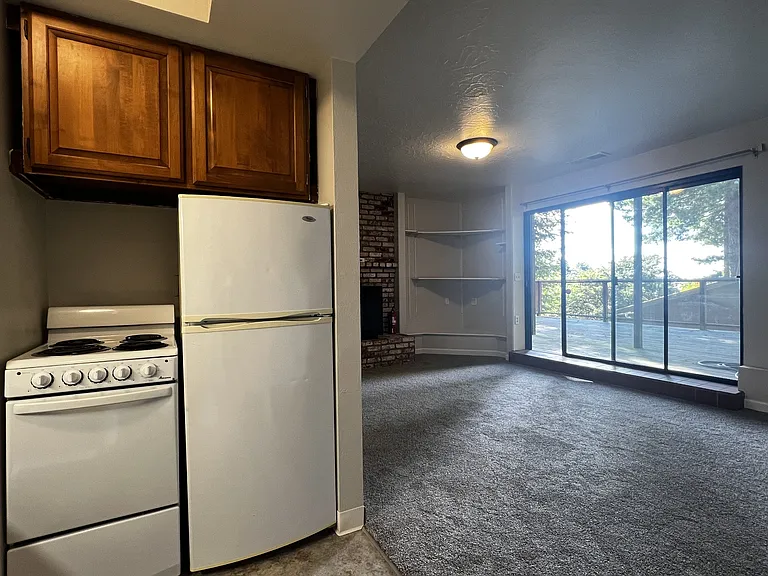 711 Fickle Hill Rd — Photo 4