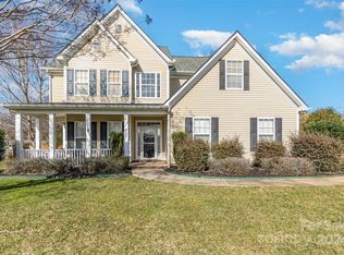 9033 Crusaders Ct, Matthews, NC 28105