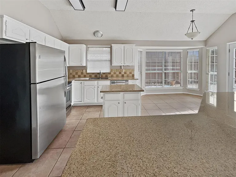 10701 Birmingham Dr — Photo 2