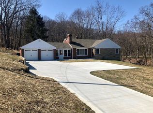 8436 Brecksville Rd, Brecksville, OH 44141