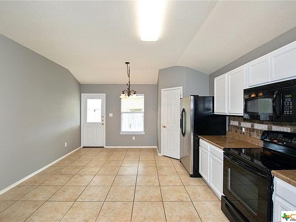 5th image of 913 Darion St
