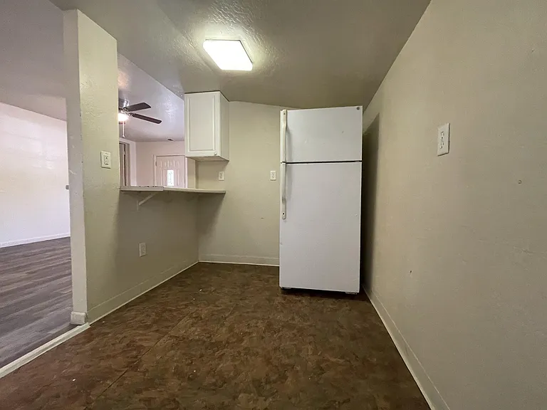 524 W 1st Ave #A — Photo 5