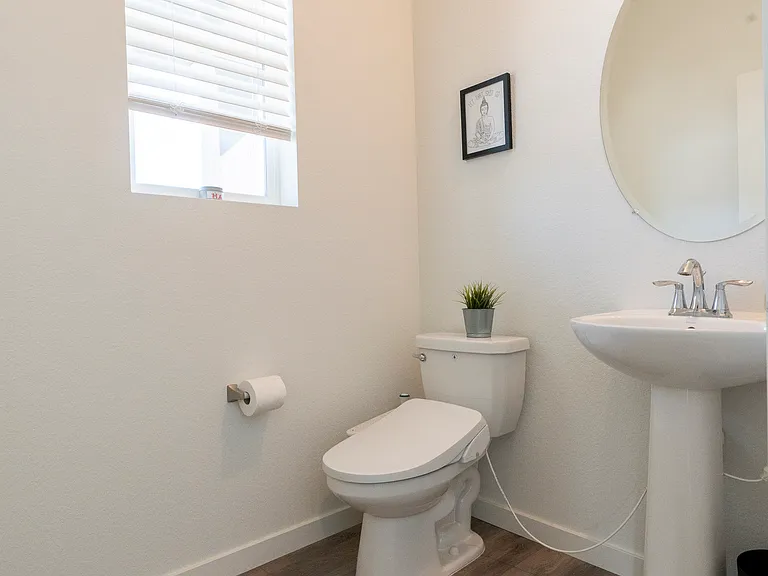 2560 Canfield Ln — Photo 38
