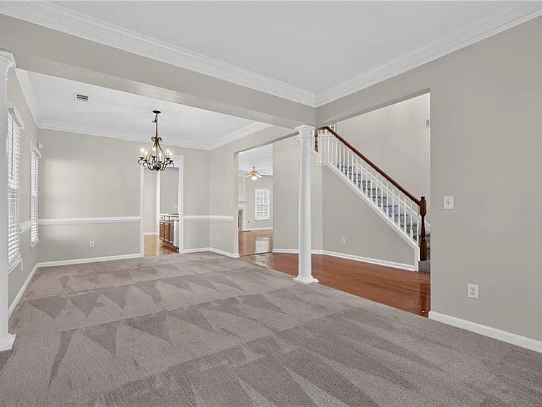2311 Ravinia Ct NE — Photo 5