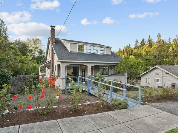 1407 Jackson St, Oregon City, OR 97045