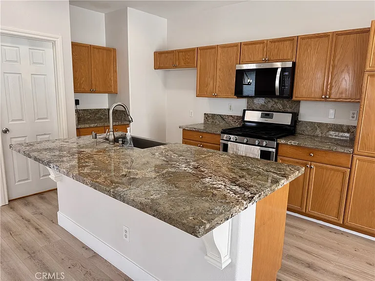 15068 Knollwood St — Photo 6