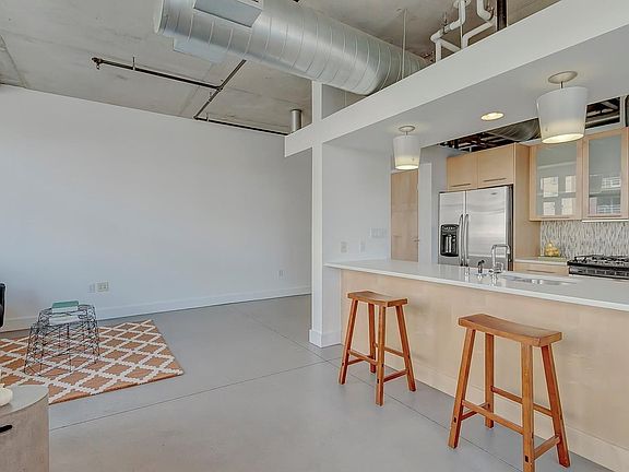 4th image of 2100 16th St Unit 203