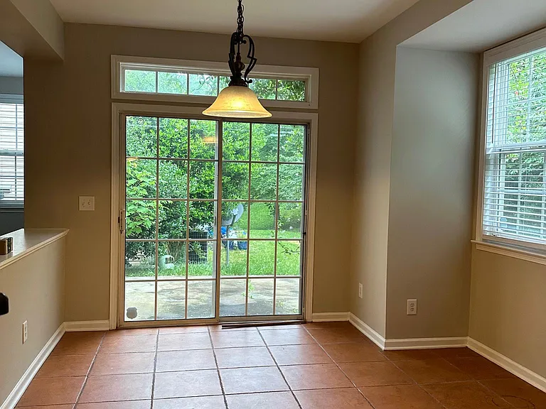 219 Northlands Dr — Photo 10