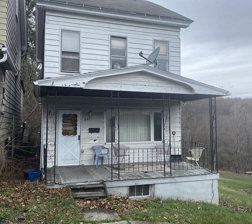 1st image of 621 N 10th Ave