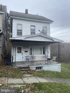 621 N 10th Ave, Altoona, PA, 16601