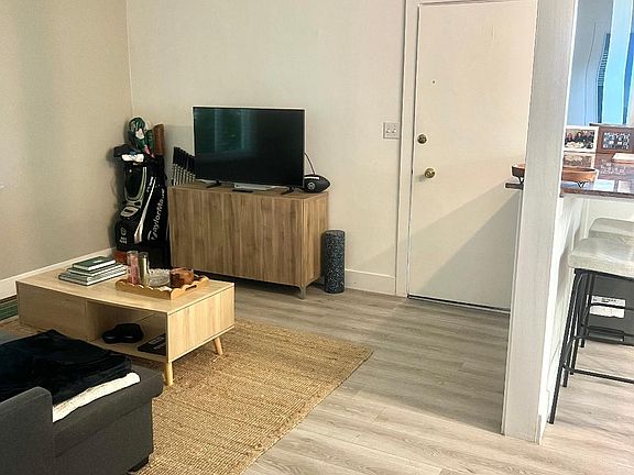 2nd image of 1500 Laguna St #7