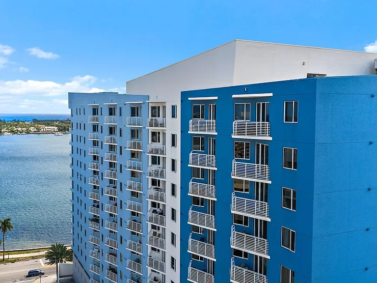 1551 N Flagler Dr #Penthouse L7 — Photo 24
