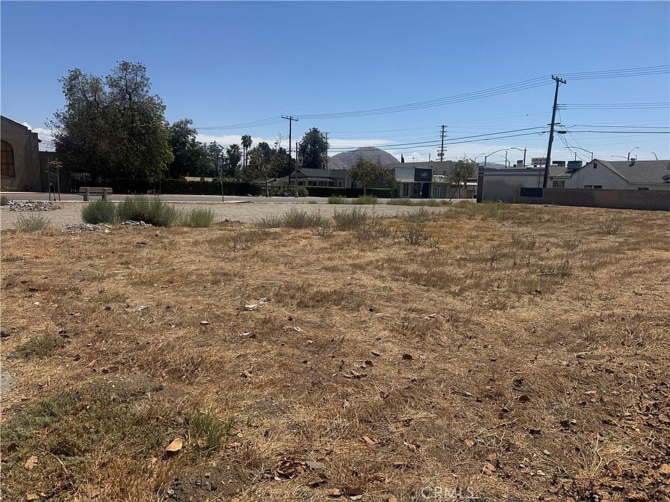 1st image of 233 La Cadena Dr