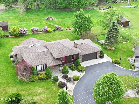 3rd image of 627 Fairview Ave
