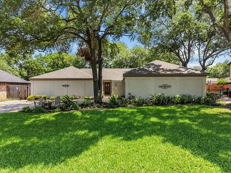 1626 Lake Bluff Dr — Photo 21