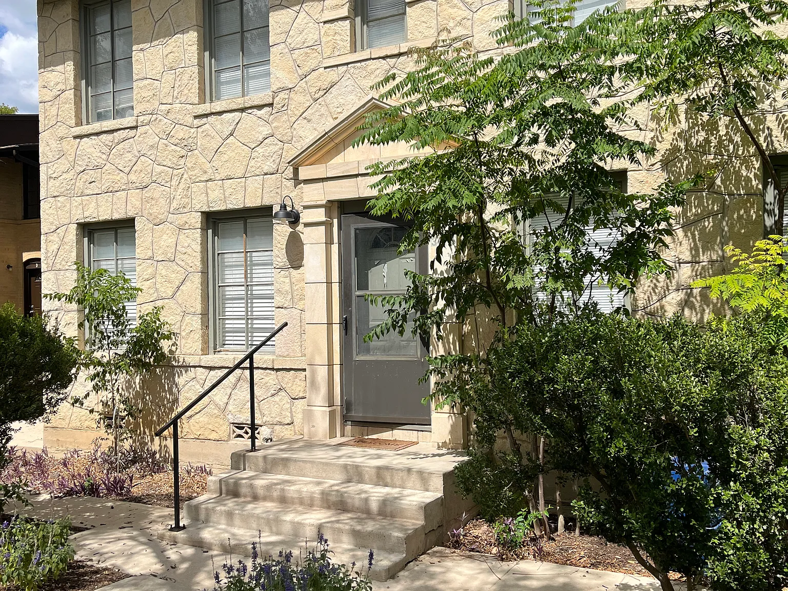 1 bed, 850 sqft, $1,095 — Photo 3