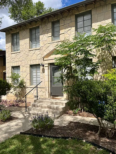 321 E Melrose Dr #D Photo 1