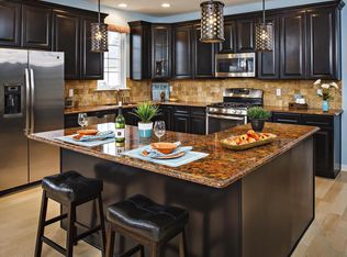 46 Eagle Ridge Cir, Lakewood, NJ 08701