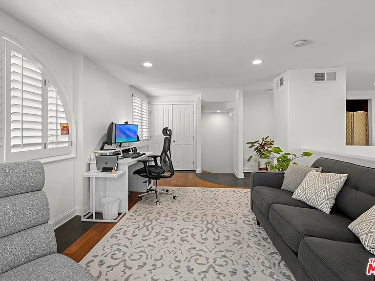718 Lincoln Blvd #1 — Photo 16