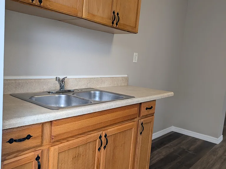 1028 W South St #1 — Photo 8