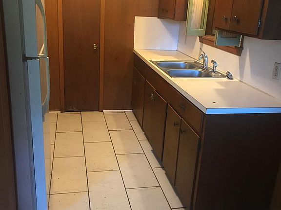 3rd image of 304 Powers St APT 4