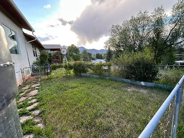 4 bed, 2700 sqft, $2,200 — Photo 3
