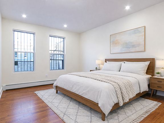 5th image of 579 Logan St Floor 1