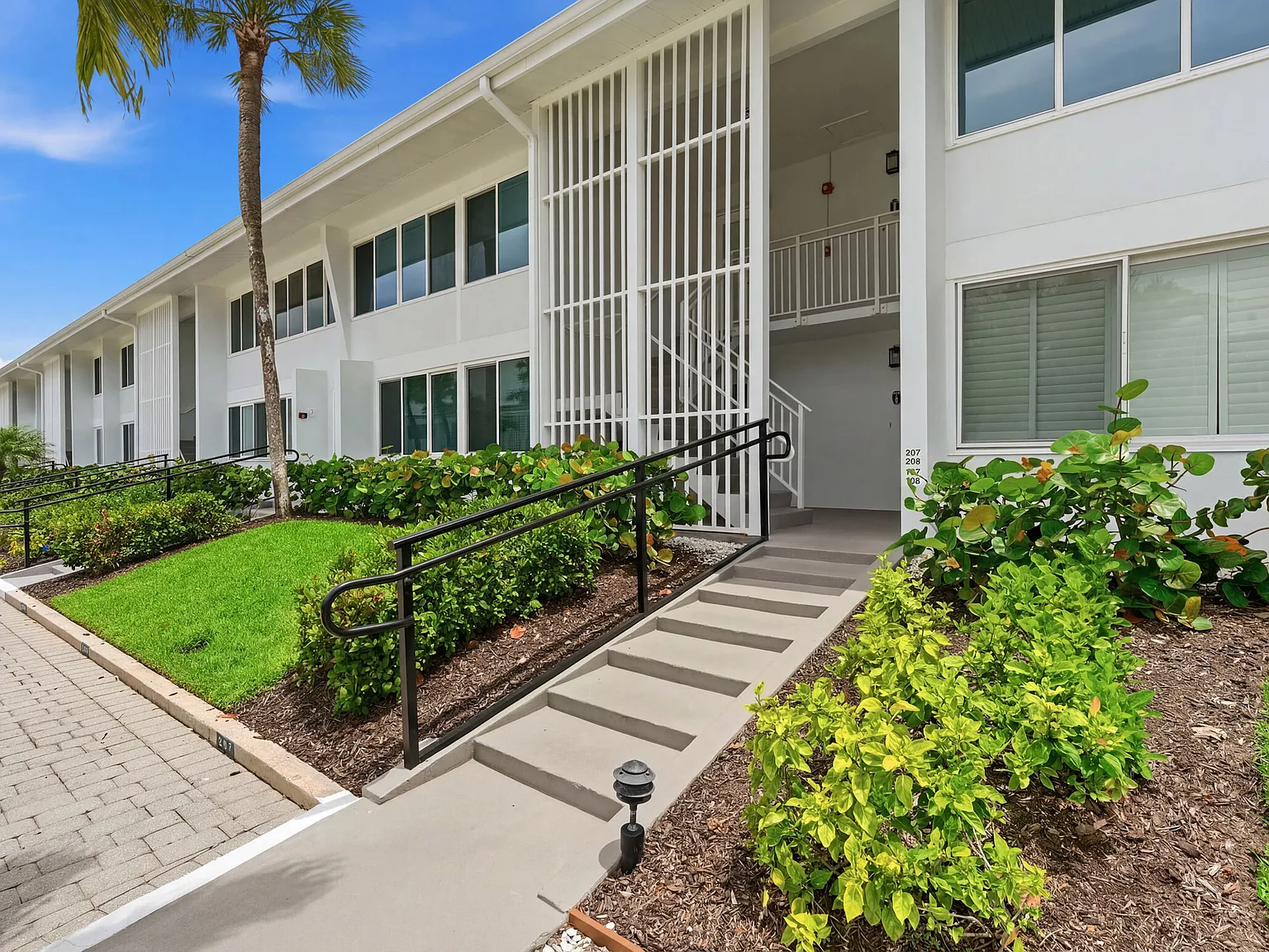 A/S-1065 Gulf Shore Boulevard North #108 - 1 — Photo 3