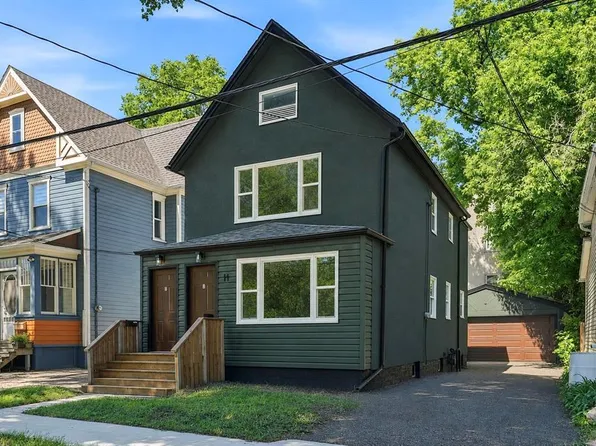 11 Luxton Ave #A, Winnipeg, MB R2W 4Z1