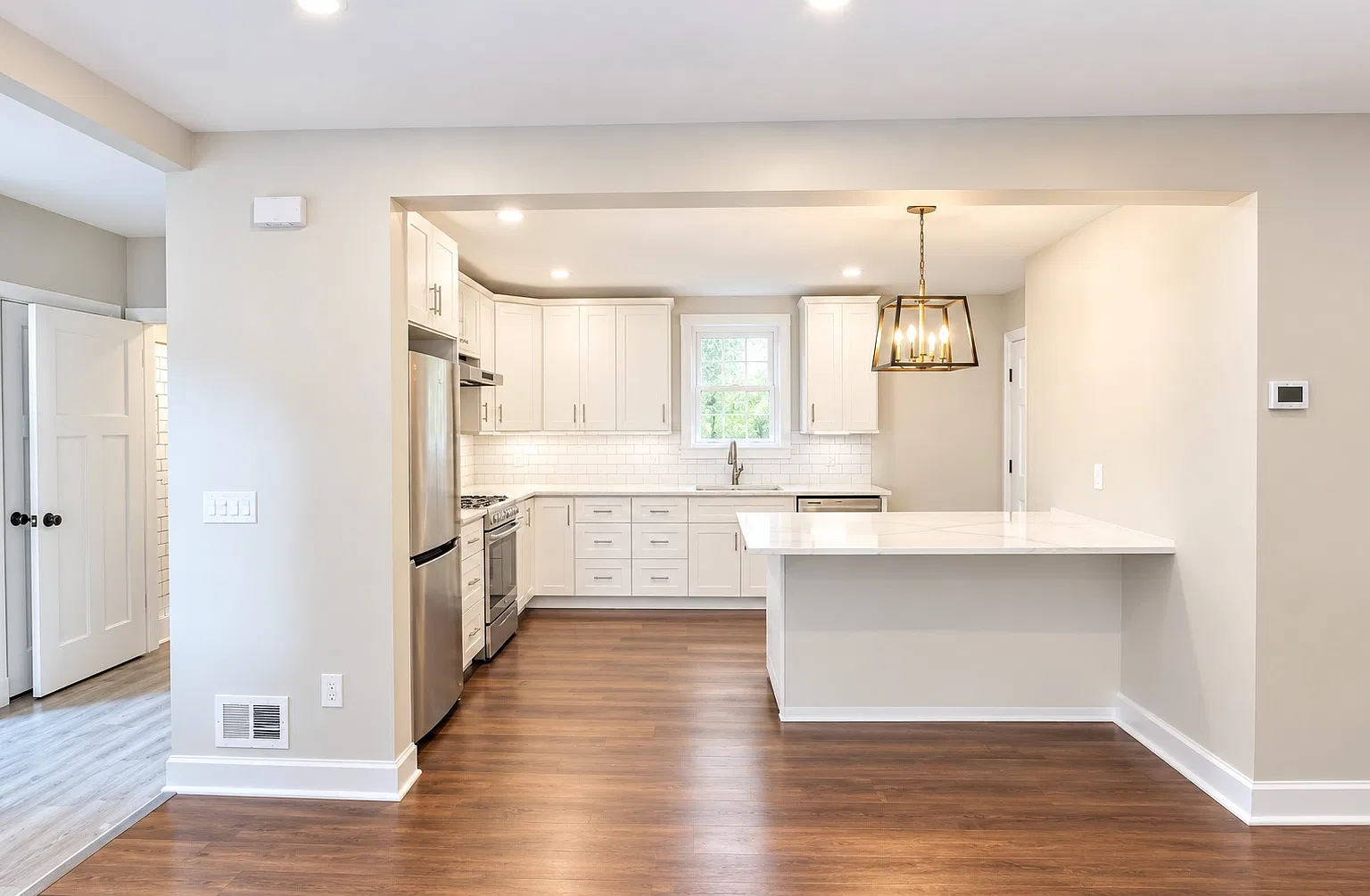 1 bed, 850 sqft, $3,300 — Photo 1