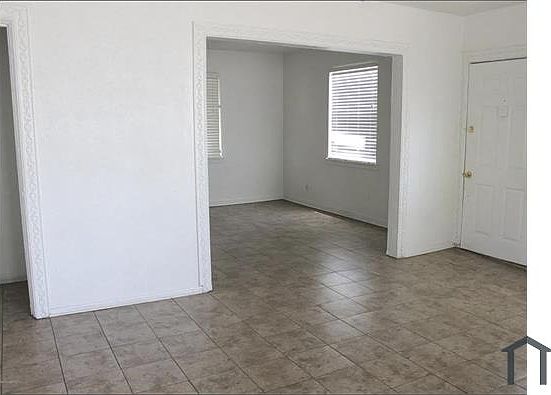 3rd image of 3001 W 45th St