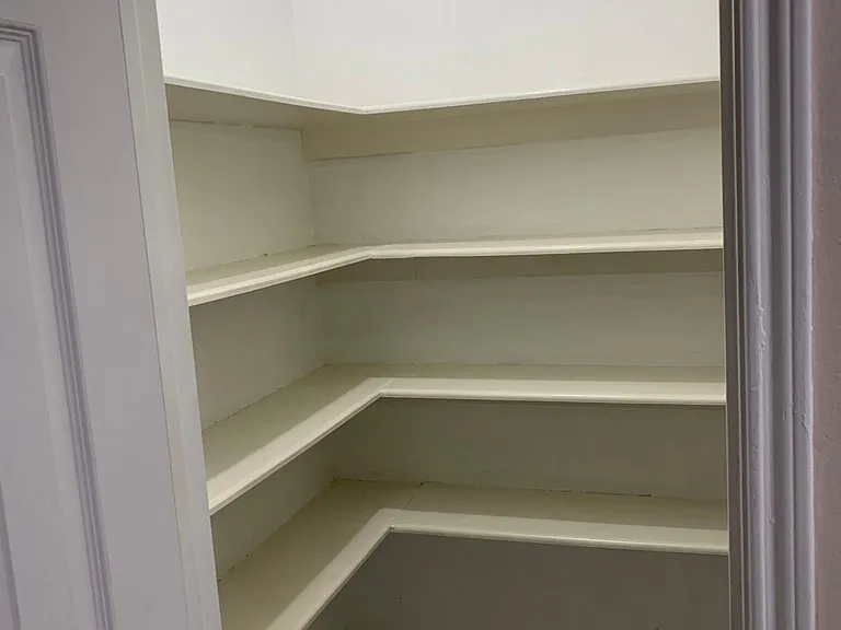 Walk in Pantry