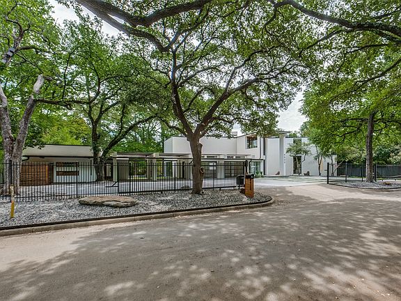3rd image of 9930 Strait Ln