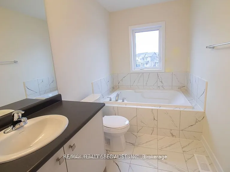 22 Keelson St — Photo 8