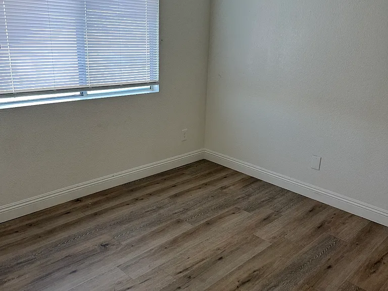 15978 Muni Rd #5 — Photo 11