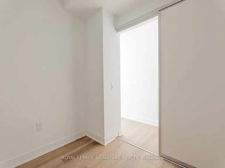 86 Dundas St E #526 — Photo 15