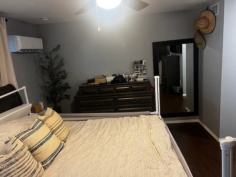 1533 Hough St — Photo 16