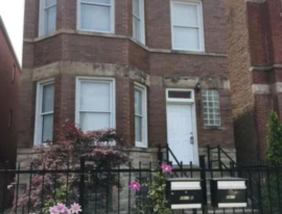 1st image of 2721 W Polk St #1