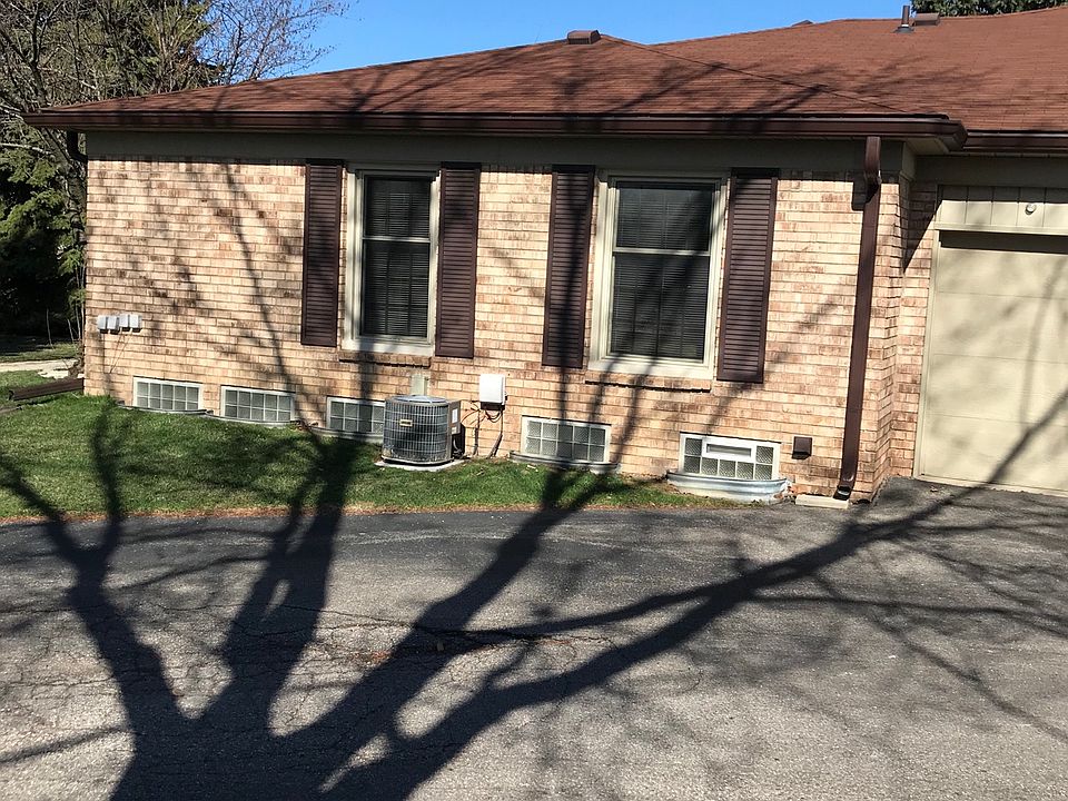 1st image of 14845 Village Ct