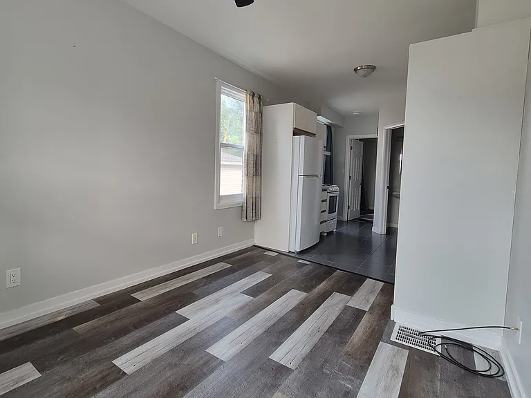 104 Mississaga St W #1 — Photo 4