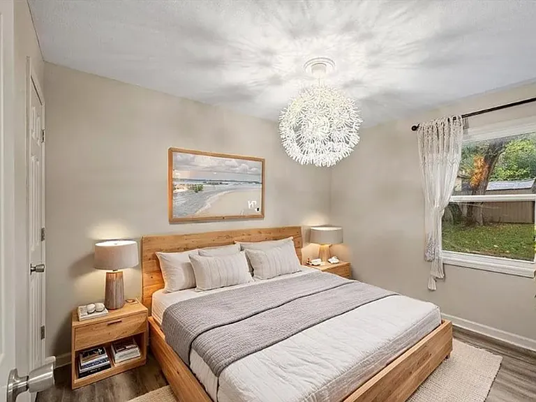 7632 Rainbow Dr — Photo 6